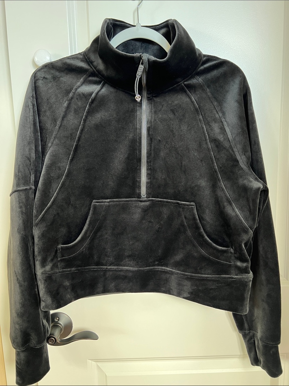 Lululemon Black Velvet Scuba pullover XS/S